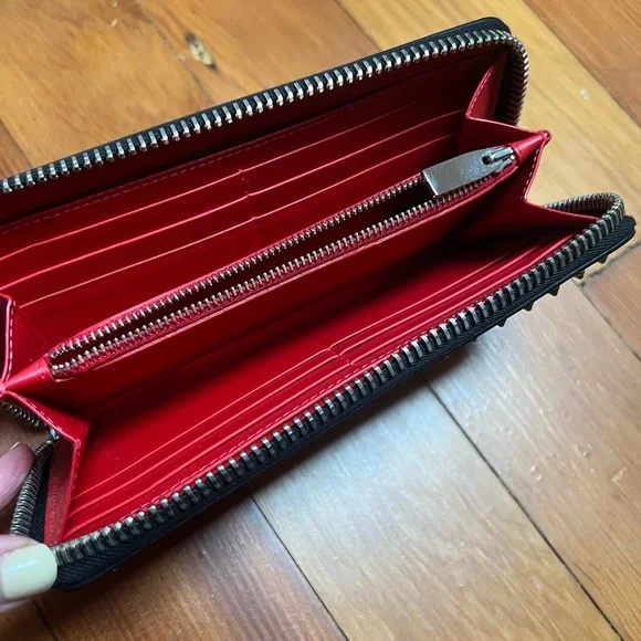 Rare Christian Louboutin silver studded wallet - Picture 4 of 7